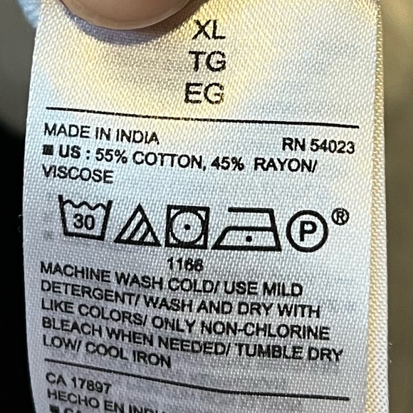 White Cactus Classic Old Navy Button down - Picture 3 of 5